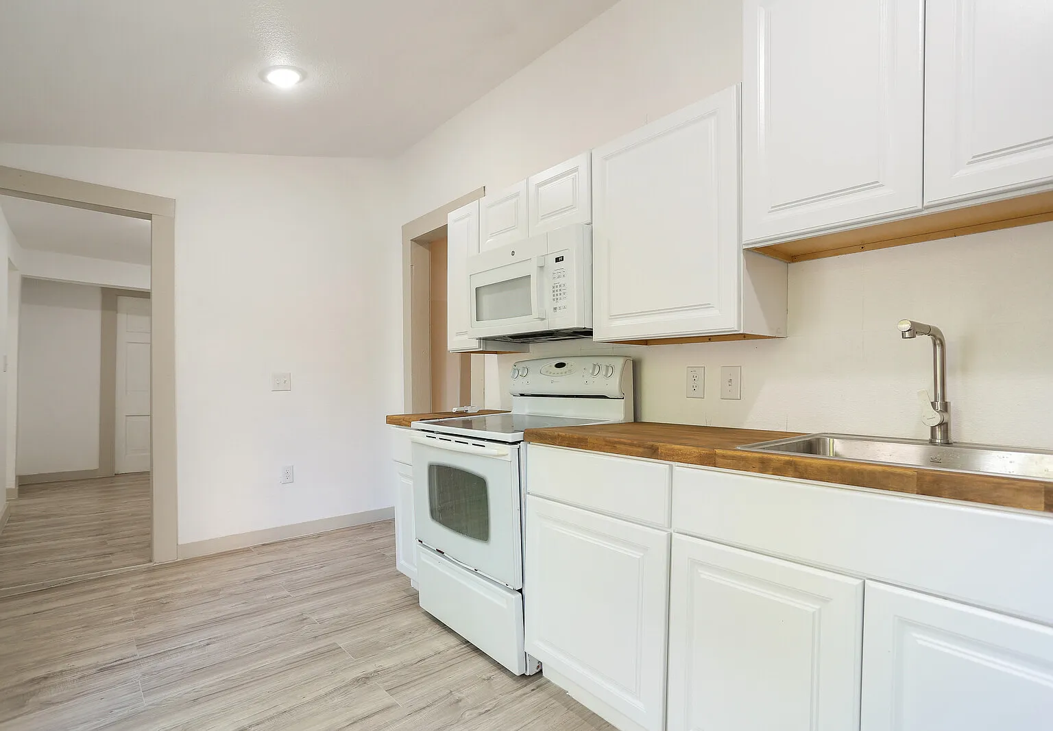2 bed, 1100 sqft, $875 — Photo 3