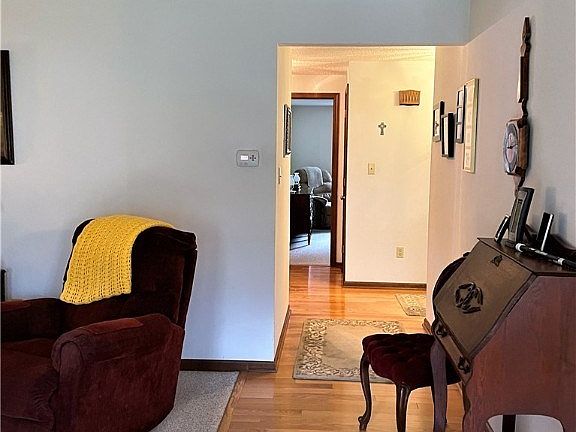 5th image of 4423 Clark St