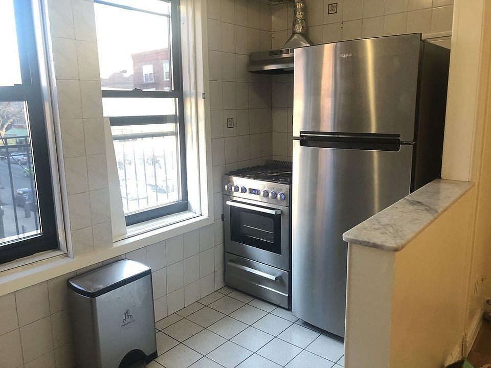 2nd image of 3119 30th Ave #2