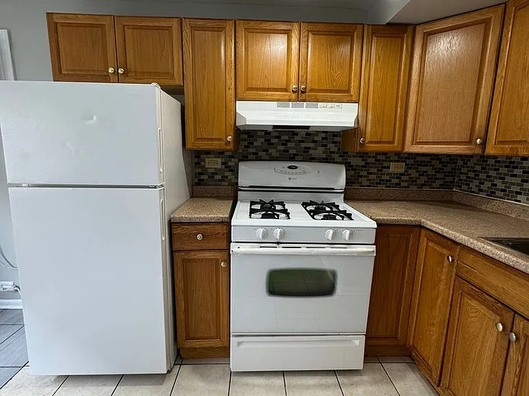 18417 Torrence Ave — Photo 2