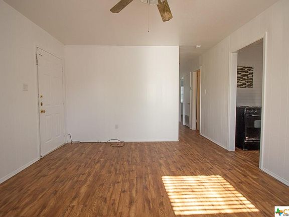 5th image of 207 E Reagan Ave