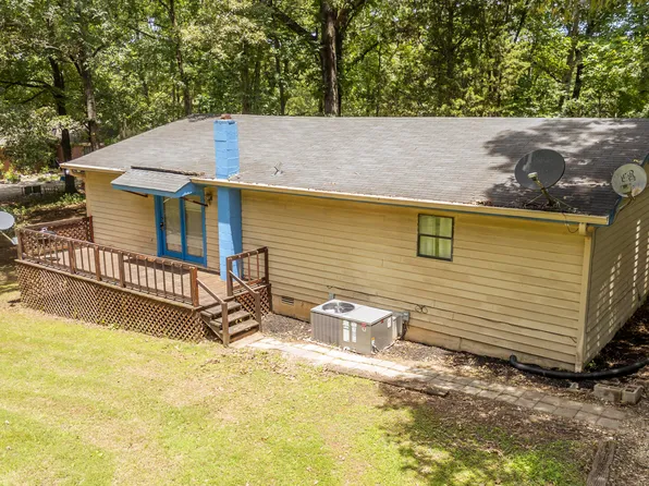 44 J B Jones Rd, Trenton, TN 38382