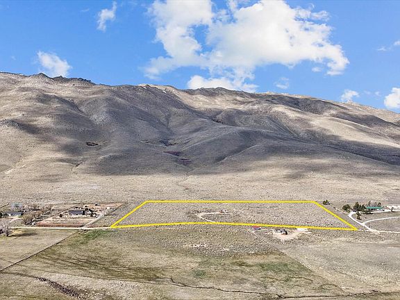 2nd image of 855 Thoroughbred Cir