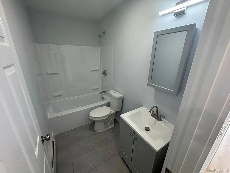 34 Bush Ave #2R — Photo 5