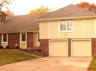 1821 SW Bird Ct, Blue Springs, MO 64015