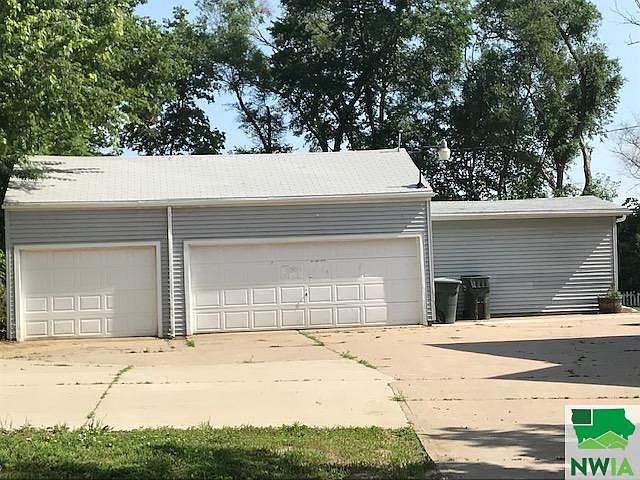 2nd image of 1309 21st St