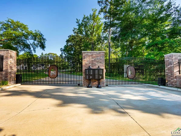 207 Longleaf Dr, Longview, TX 75602