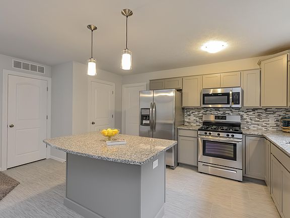 3rd image of 4629 Eagle Dr