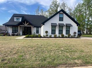 123 Carriage Ct, White Hall, AR 71602