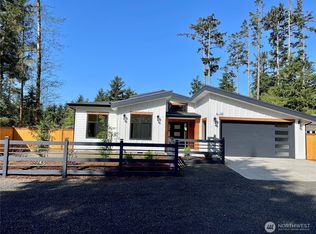 743 Wakina Loop SE, Ocean Shores, WA 98569
