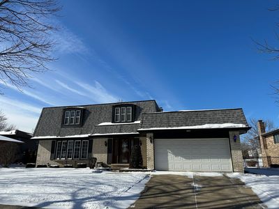 (Undisclosed Address), Downers Grove, IL, 60516