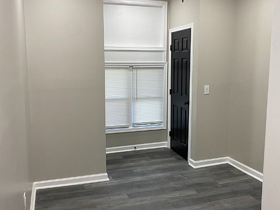 4th image of 2123 Sinclair Ln