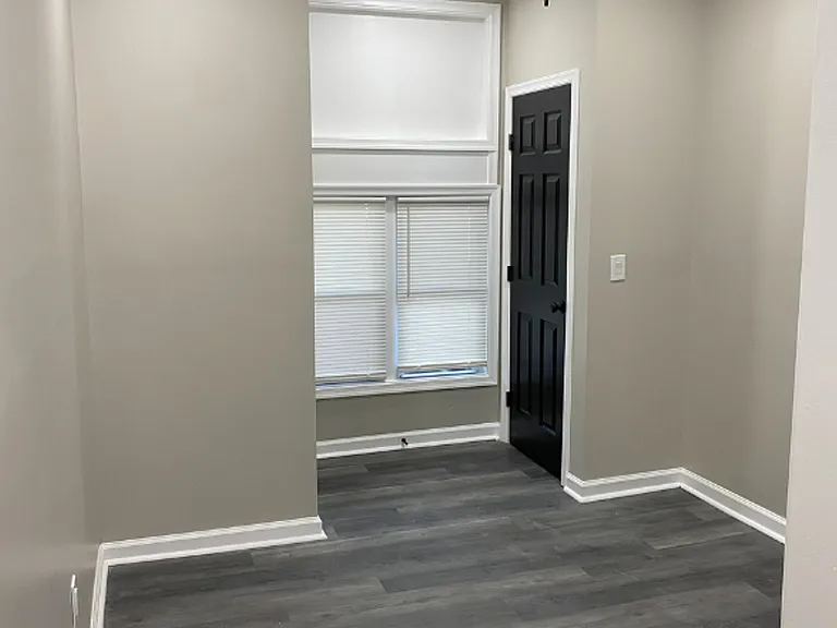 2123 Sinclair Ln — Photo 4