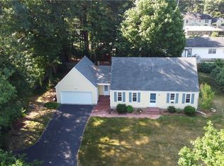 25 Delbon Ln, Avon, CT 06001
