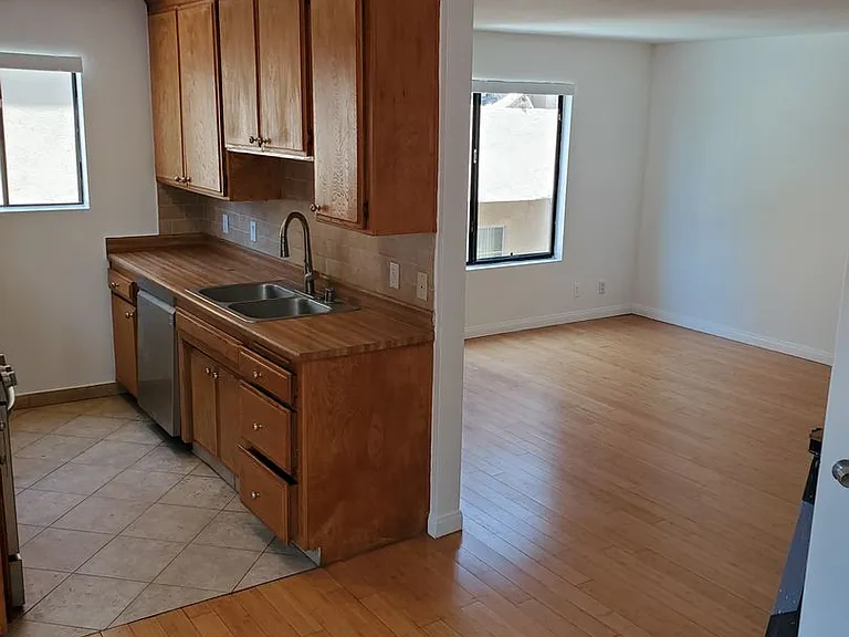 4031 McLaughlin Ave — Photo 2