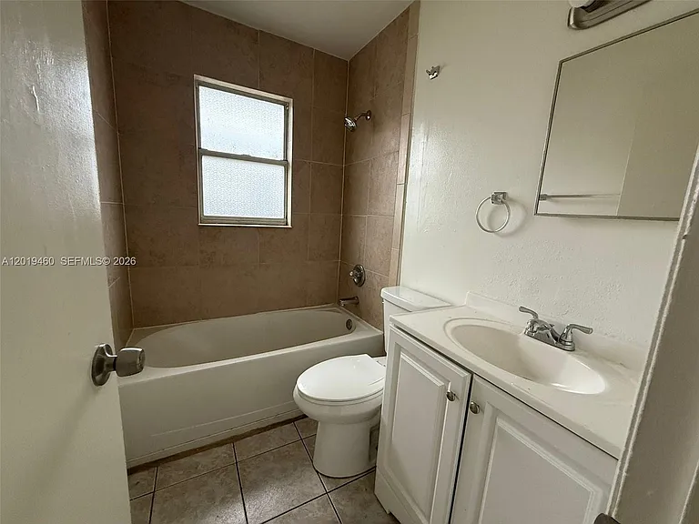 1604 Cypress Dr #1 — Photo 12