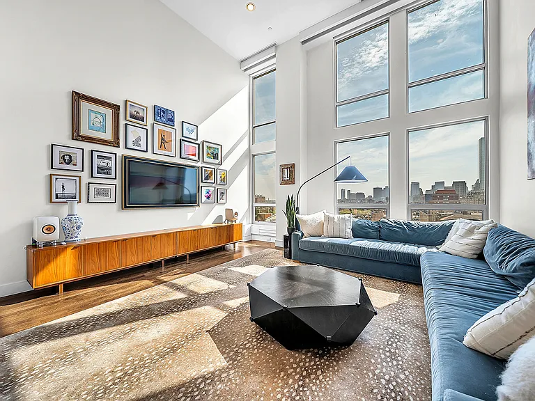 360 Newbury St #Penthouse 807 — Photo 2