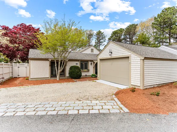 47 Mashie Circle, Mashpee, MA 02649