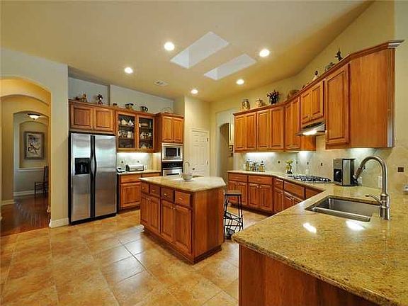 5th image of 1352 River Forest Dr