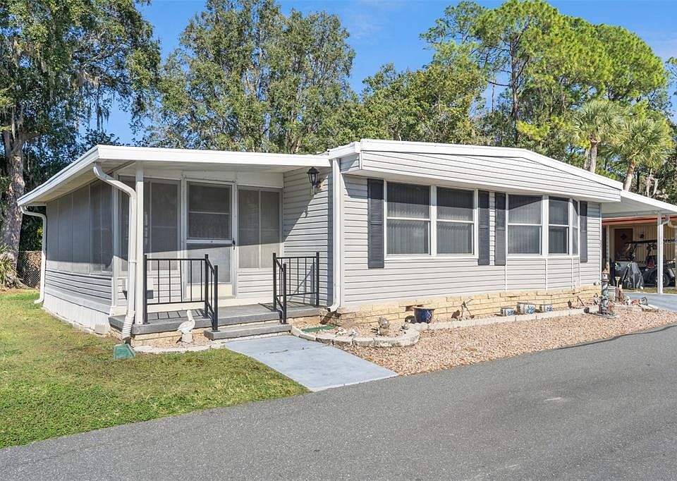 1st image of 221 Pinewood Dr