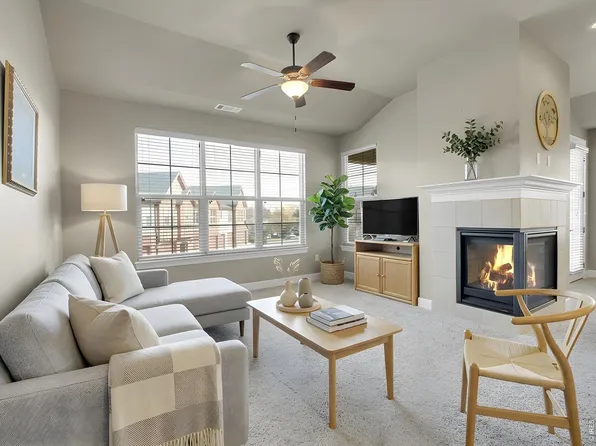 1379 Charles Dr #E5, Longmont, CO 80503