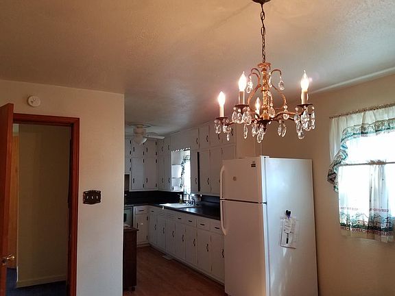 5th image of 708 Mica St