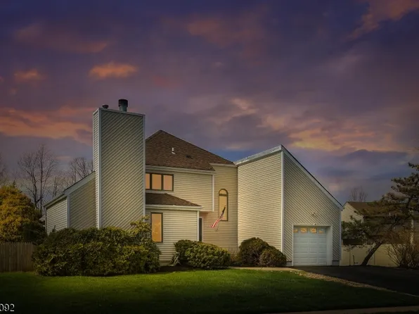 6 Longfield Dr, Hillsborough Twp., NJ 08844