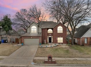 808 S Willow Ave, Broken Arrow, OK 74012