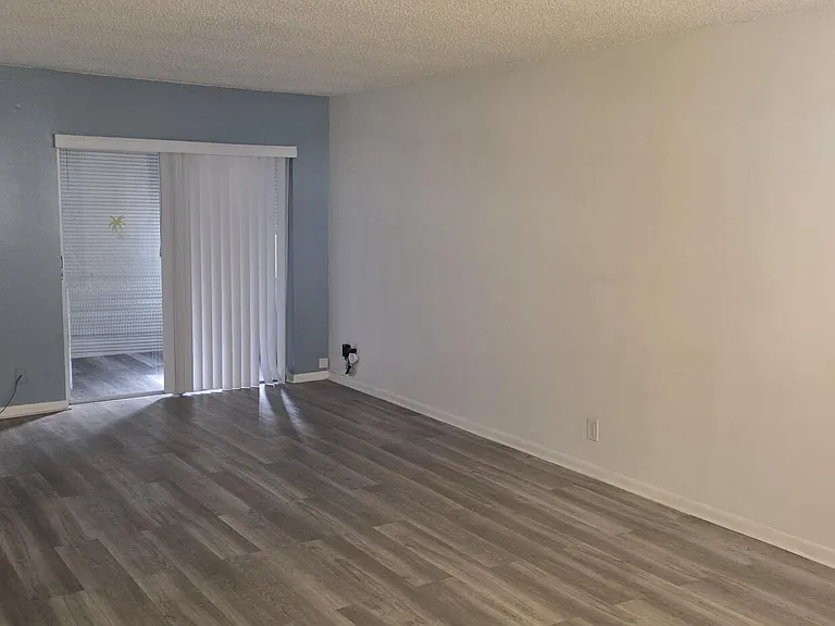 300 Bonnie Blvd #144 — Photo 3