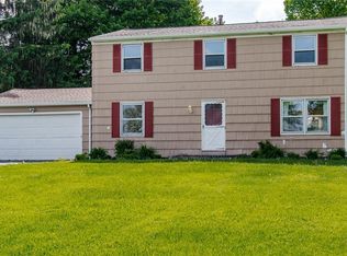 34 Dublin Heights Rd, Penfield, NY 14526