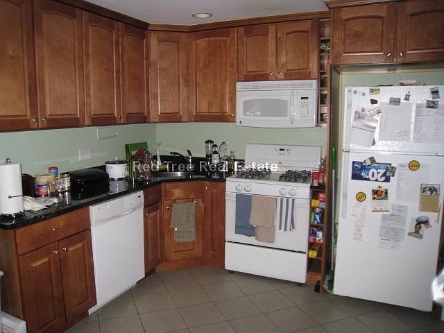 2nd image of 14 Sutherland Rd #44486