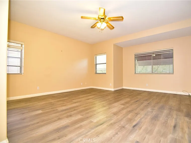 2090 Villa Del Lago Dr #B — Photo 11