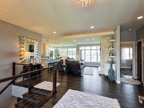 3rd image of 138 33rd Ave E