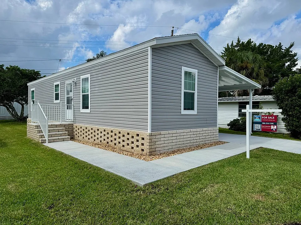 887 E Colonial Cir