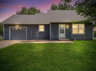 1618 Cottonwood St, Eudora, KS 66025