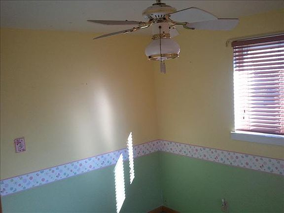 3rd image of 7172 Colonial Dr