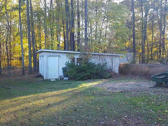 4th image of 708 Hazelwood Dr