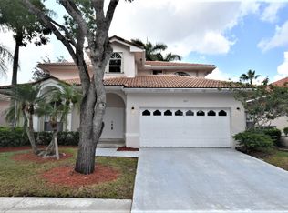 7697 Highlands Cir, Pompano Beach, FL 33063