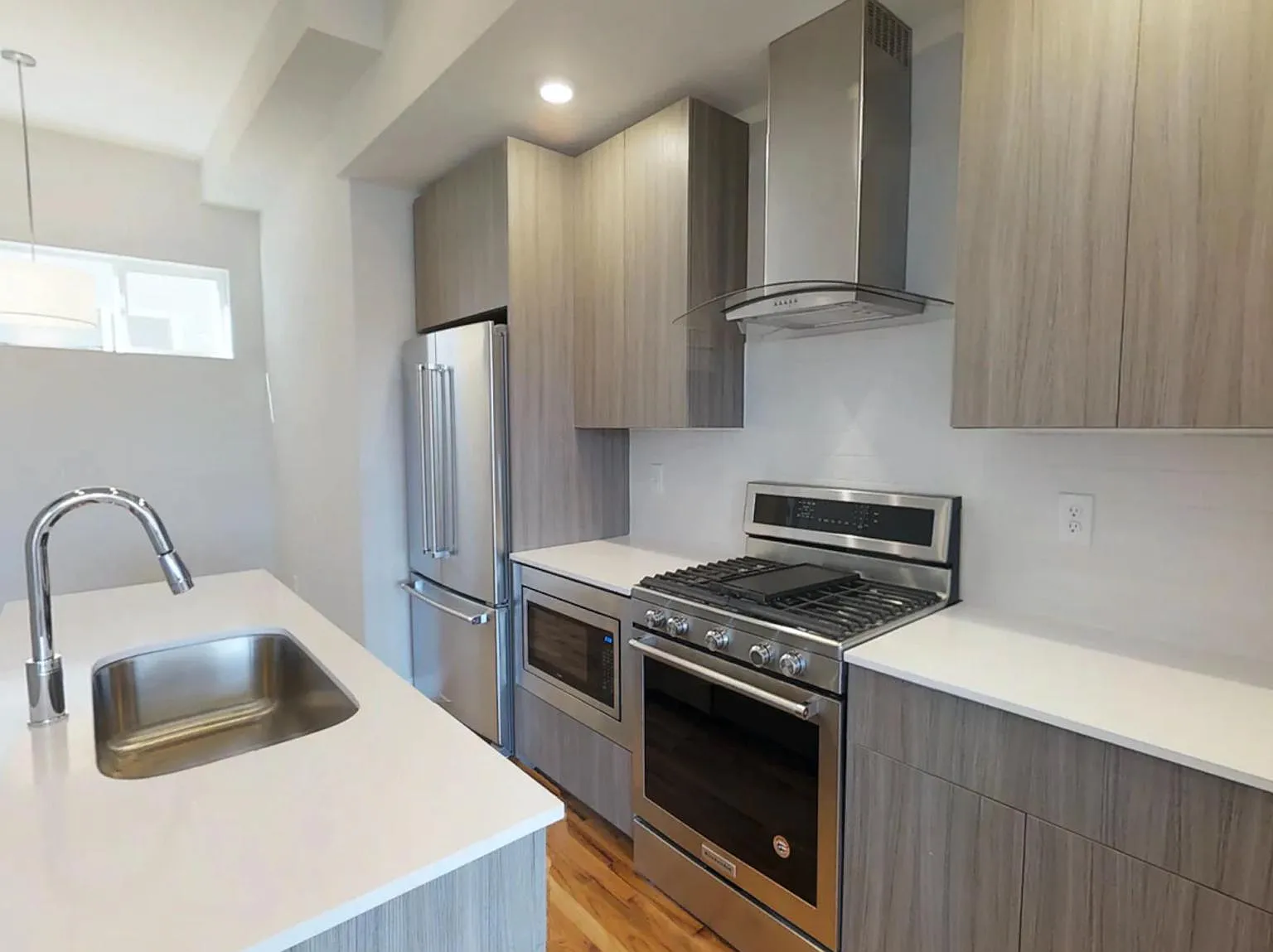 2 bed, 2.5 bath, 1425 sqft, $3,300 — Photo 4