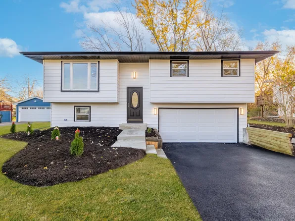 29W221 Ray Ave, West Chicago, IL 60185