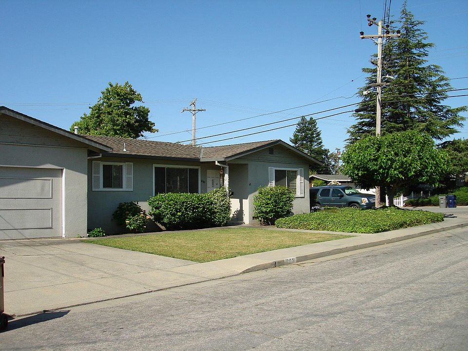 2nd image of 309 Carl Ln