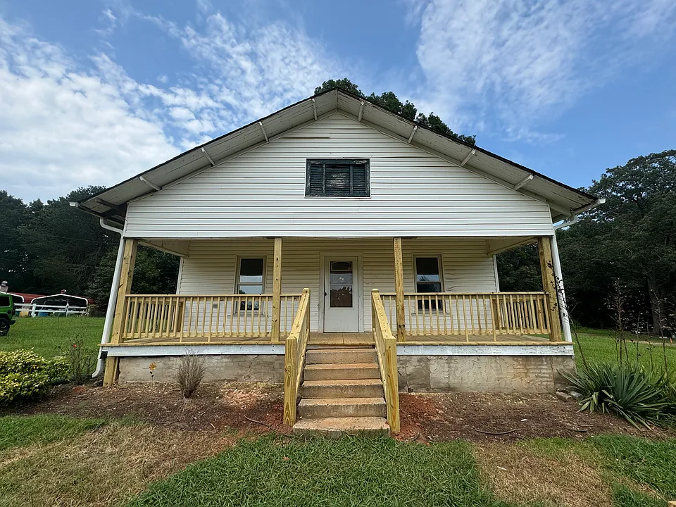 124 Camelot Trl