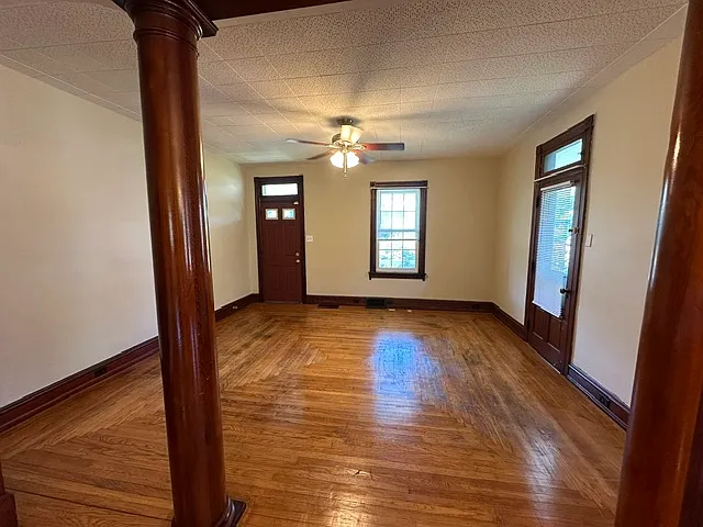 3 bed, 1.5 bath, $1,425 — Photo 4