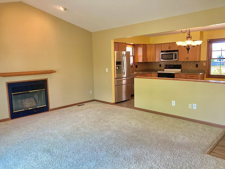 15125 Churchill St — Photo 2
