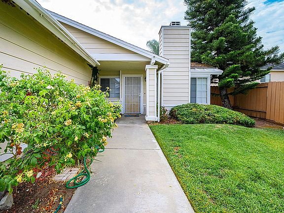 3rd image of 1689 Charlie Horse Way