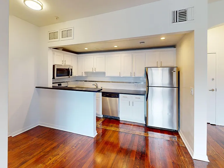 Burnside Villas Apartments — Photo 19