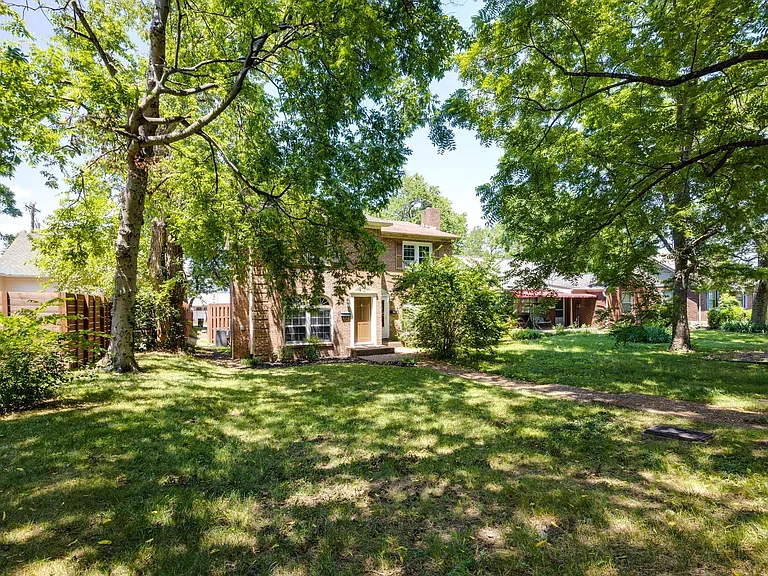 2604 Belcourt Ave #B — Photo 2