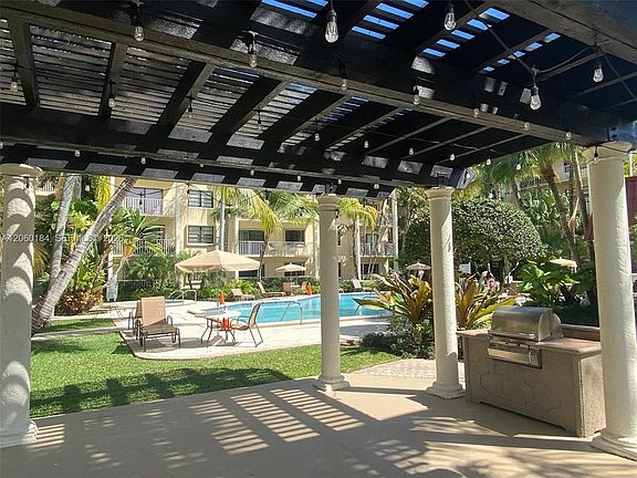 5th image of 9301 SW 92nd Ave APT 308-C