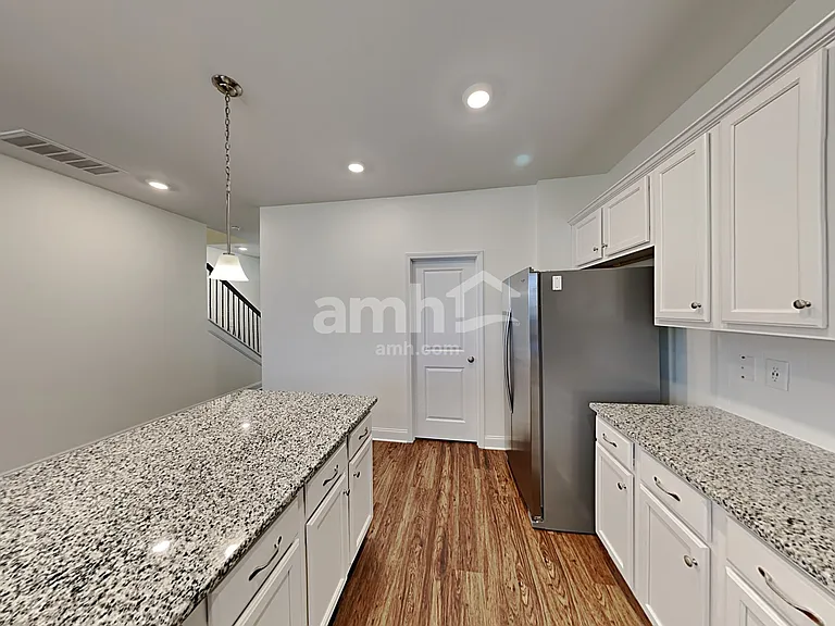 2134 Laurel Village Cir — Photo 3