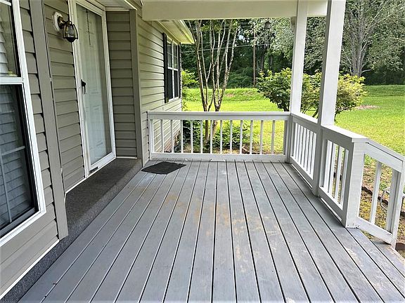 4th image of 102 Foxcroft Dr